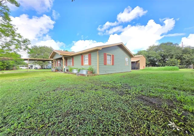 Photo 4 of Sale Pending at 610 E Division St, Edna, TX 77957 | MLS# 55208874 | Listing updated on 2026-09-13