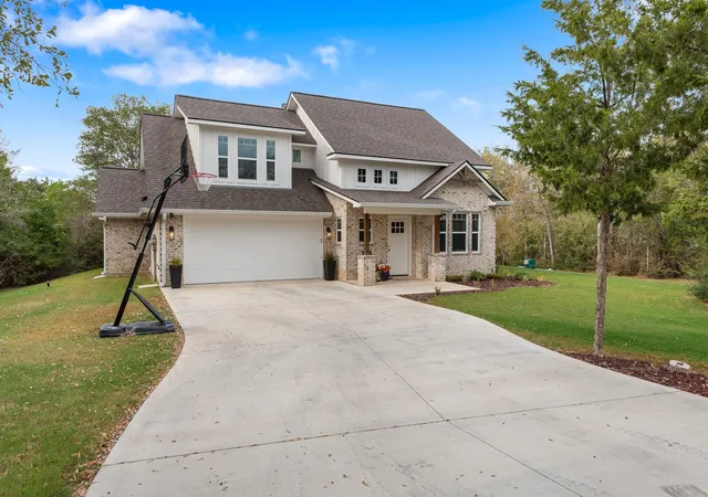 2nd image of 11132 Forest Dr, College Station, TX 77845 | MLS# 11647205
