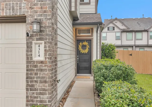 Photo 3 of Townhouse for sale at 4314 Foggy Crk Ln, Spring, TX 77386 | MLS# 10530953 | Listing updated on 2026-09-21