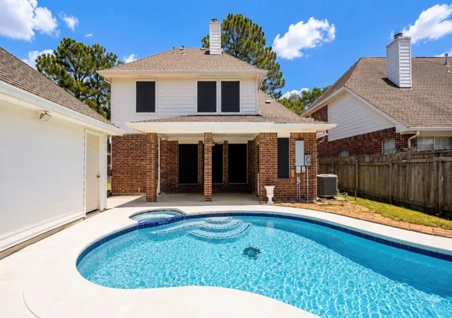 Photo 3 of Single family home for sale at 5727 Malcomboro Dr, Houston, TX 77041 | MLS# 71125471 | Listing updated on 2026-09-14