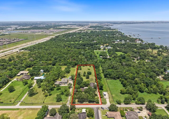 1st image of 424 Middleton St, Bacliff, TX 77518 | MLS# 94486645