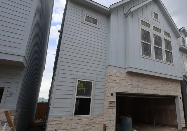 Photo 2 of Single family home for sale at 16021 Hayes Park Dr, Houston, TX 77079 | MLS# 49746838 | Listing updated on 2026-10-06