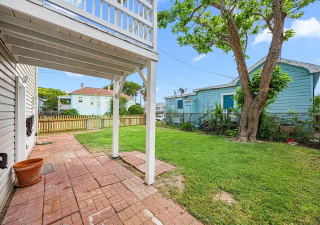 Photo 4 of Single family home for sale at 1913 30th Street, Galveston, TX 77550 | MLS# 53111500 | Listing updated on 2026-08-21
