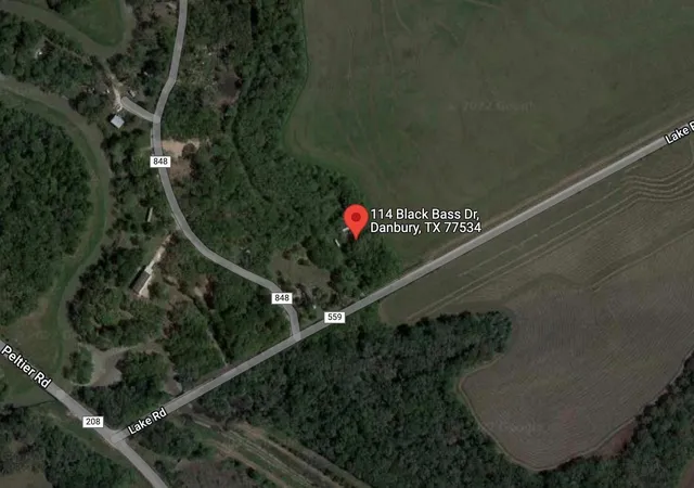 2nd image of 114 Black Bass Dr, Danbury, TX 77534 | MLS# 96766256