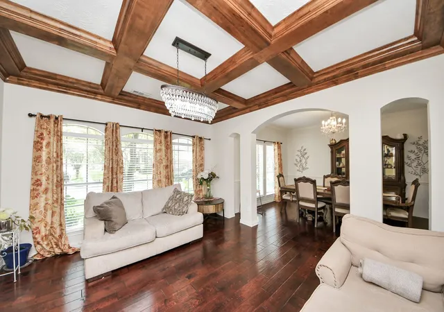 Photo 4 of Single family home for sale at 922 Bayhill Dr, Sugar Land, TX 77479 | MLS# 91134653 | Listing updated on 2026-10-05