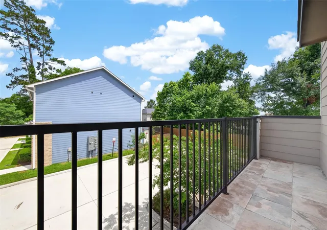 5th image of 5262 Ella Blvd, Houston, TX 77018