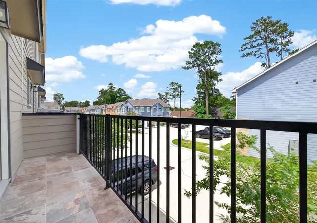 4th image of 5262 Ella Blvd, Houston, TX 77018