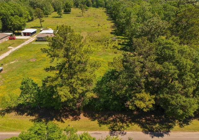 3rd image of 1013 County Road 2050, Hull, TX 77564 | MLS# 69195660