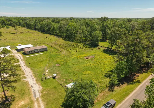 4th image of 1013 County Road 2050, Hull, TX 77564 | MLS# 69195660