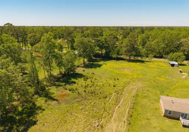 5th image of 1013 County Road 2050, Hull, TX 77564 | MLS# 69195660