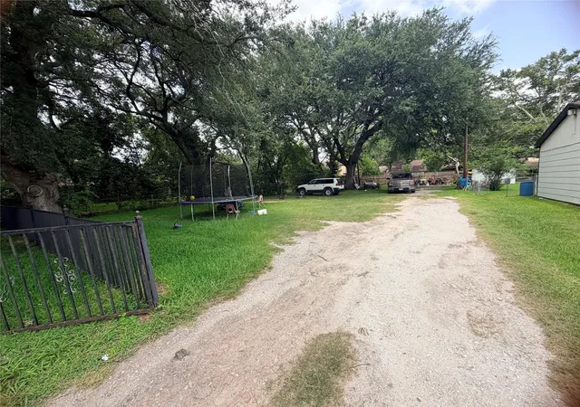2nd image of 1207 Pirtle St, La Marque, TX 77568 | MLS# 6692414