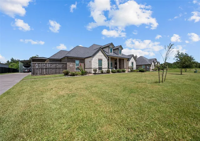 Photo 4 of Sale Pending at 6726 Mulberry Byp Dr, Baytown, TX 77523 | MLS# 29489322 | Listing updated on 2026-09-19