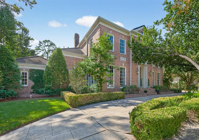 Photo 3 of Single family home for sale at 16703 Southern Oaks Dr, Houston, TX 77068 | MLS# 15229988 | Listing updated on 2026-07-19