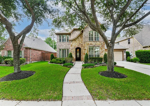 Photo 3 of Sale Pending at 2530 Hendricks Lakes Dr, Spring, TX 77388 | MLS# 52155074 | Listing updated on 2026-08-26