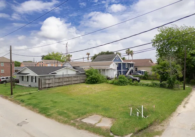 Photo 2 of Land for sale at 1510 40th Street, Galveston, TX 77550 | MLS# 55384993 | Listing updated on 2026-09-14