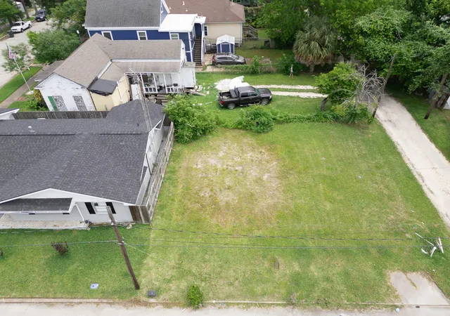 Photo 3 of Land for sale at 1510 40th Street, Galveston, TX 77550 | MLS# 55384993 | Listing updated on 2026-09-14