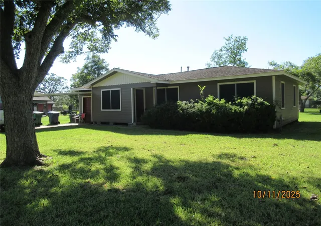 2nd image of 225 Moore St, Richwood, TX 77531 | MLS# 54480014