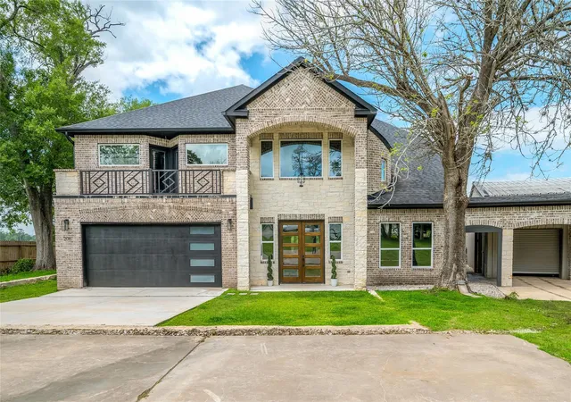2nd image of 206 Elm St, Highlands, TX 77562 | MLS# 37985941