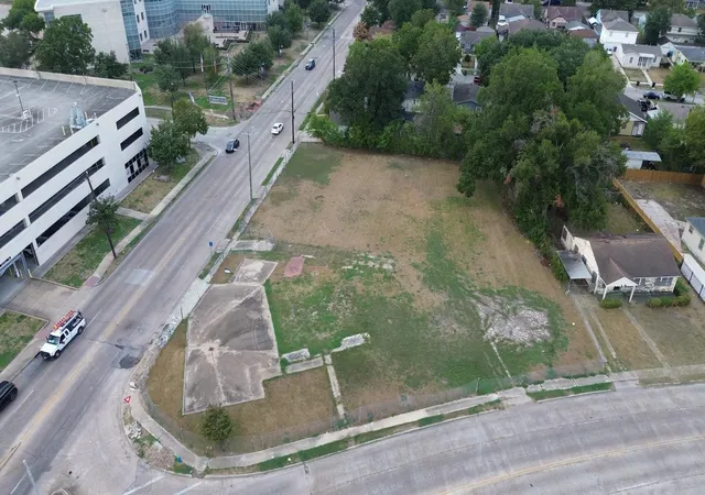 Photo 1 of Land for sale at 7003 Woodridge Dr, Houston, TX 77087 | MLS# 46117445 | Listing updated on 2026-07-15