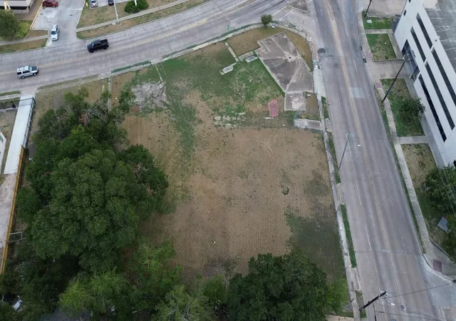 Photo 3 of Land for sale at 7003 Woodridge Dr, Houston, TX 77087 | MLS# 46117445 | Listing updated on 2026-07-15