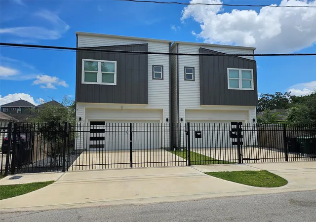 2nd image of 1510 Weiss St, Houston, TX 77009 | MLS# 16179800