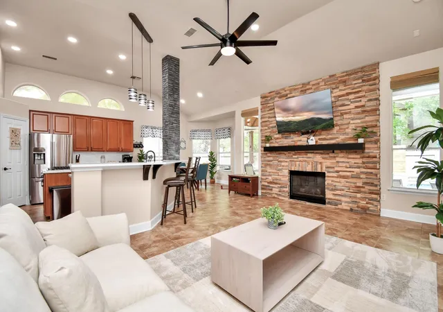 Photo 4 of Single family home for sale at 7 New Dawn Pl, Conroe, TX 77385 | MLS# 27010802 | Listing updated on 2026-08-30