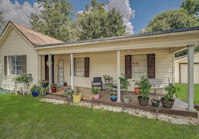 Homes for sale in Vidor, TX | 1215 Orange St, Vidor, TX 77662 | MLS# 9704746