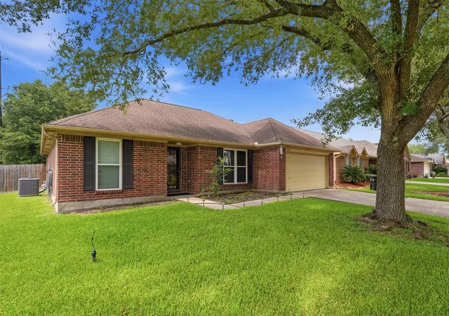 Photo 1 of Single family home for sale at 5034 Glenview Dr, La Porte, TX 77571 | MLS# 2357940 | Listing updated on 2026-09-15