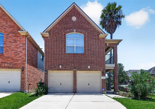 Photo 1 of Sale Pending at 3655 Royal Royce Dr, Houston, TX 77042 | MLS# 36740640 | Listing updated on 2026-09-19