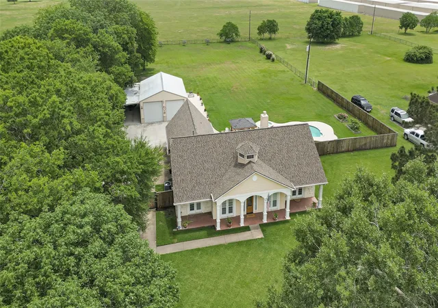 2nd image of 13514 Jbk Memorial Dr, Willis, TX 77318 | MLS# 80791130