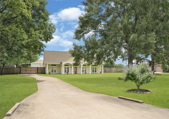 3rd image of 13514 Jbk Memorial Dr, Willis, TX 77318 | MLS# 80791130