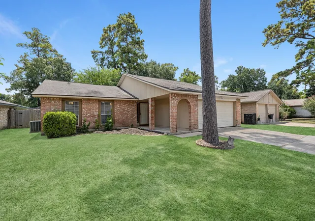 Photo 2 of Single family home for sale at 4930 Fitzwater Dr, Spring, TX 77373 | MLS# 67214542 | Listing updated on 2026-08-26