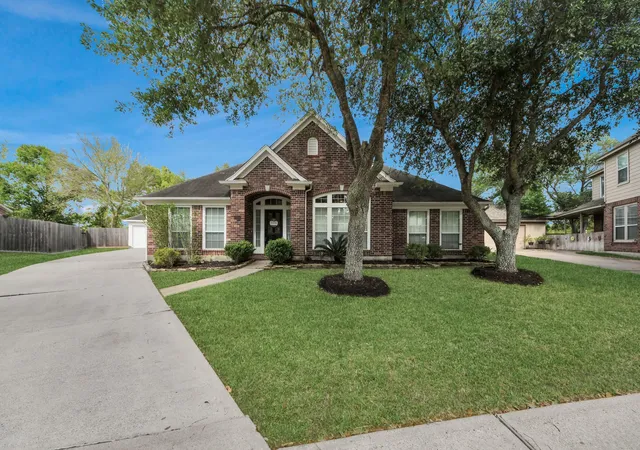 Homes for sale in Friendswood, TX | 2802 Creek Bend Dr, Friendswood, TX 77546 | MLS# 93893213