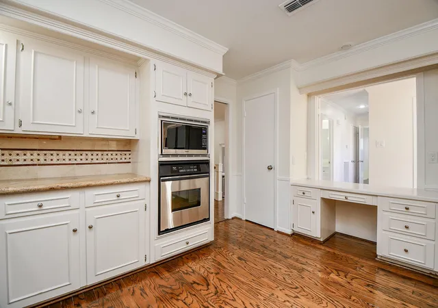 3rd image of 2930 Country Club Blvd Blvd, Sugar Land, TX 77478 | MLS# 55815914