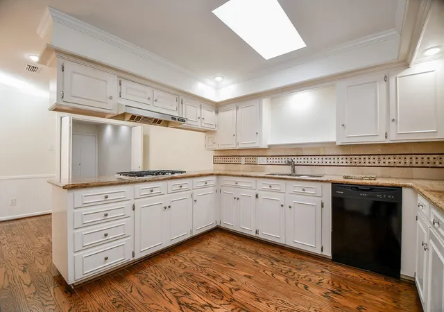 4th image of 2930 Country Club Blvd Blvd, Sugar Land, TX 77478 | MLS# 55815914