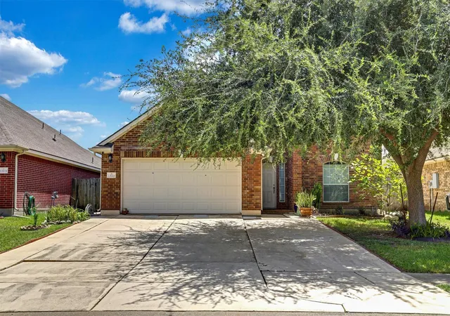 Photo 2 of Single family home for sale at 13903 Fort Nelson Dr, Houston, TX 77083 | MLS# 60596187 | Listing updated on 2026-09-19