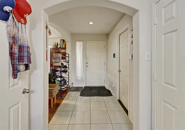 Photo 3 of Single family home for sale at 13903 Fort Nelson Dr, Houston, TX 77083 | MLS# 60596187 | Listing updated on 2026-09-19