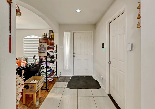 Photo 4 of Single family home for sale at 13903 Fort Nelson Dr, Houston, TX 77083 | MLS# 60596187 | Listing updated on 2026-09-19