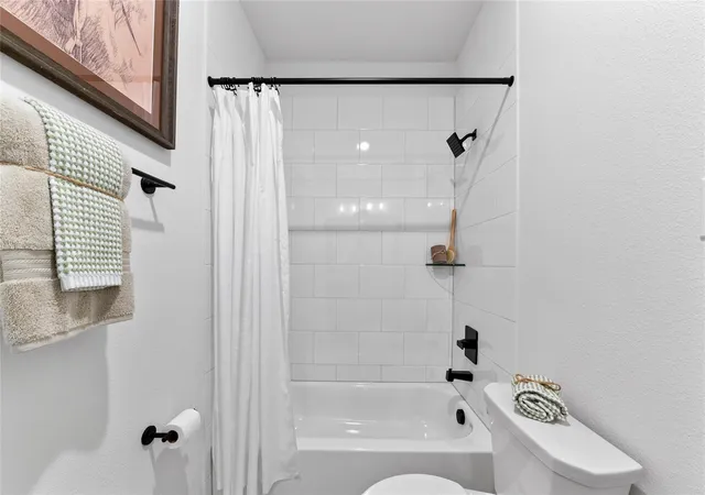 5th image of 324 Forest Reserve Pl, Houston, TX 77079 | MLS# 53666094