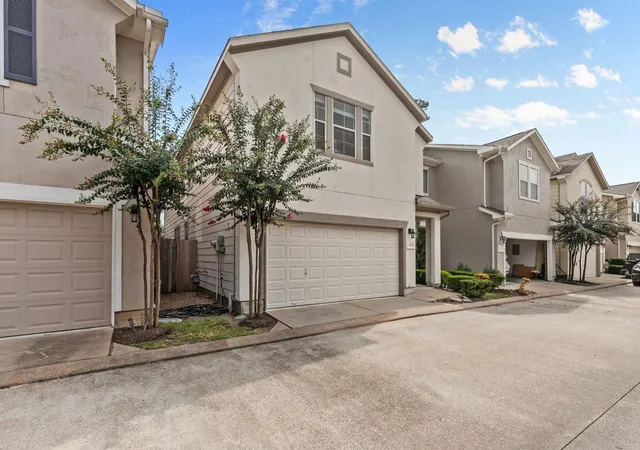 Photo 2 of Single family home for sale at 10051 Fallen Woods Dr, Houston, TX 77080 | MLS# 25129528 | Listing updated on 2026-09-16