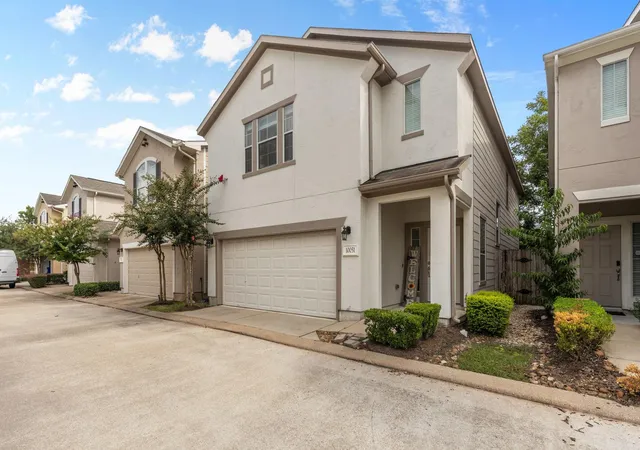 Photo 3 of Single family home for sale at 10051 Fallen Woods Dr, Houston, TX 77080 | MLS# 25129528 | Listing updated on 2026-09-16