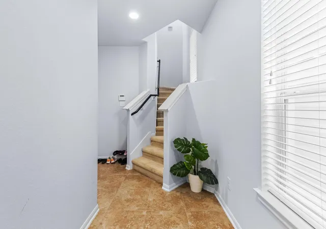 Photo 4 of Single family home for sale at 10051 Fallen Woods Dr, Houston, TX 77080 | MLS# 25129528 | Listing updated on 2026-09-16