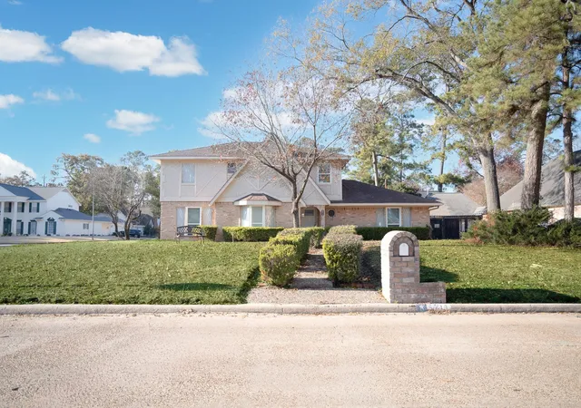 Photo 1 of Single family home for sale at 5214 Lodge Crk Dr, Houston, TX 77066 | MLS# 43655376 | Listing updated on 2026-04-14