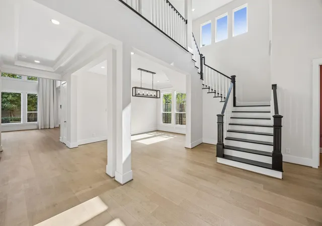 3rd image of 8558 Ridgepoint Dr, Houston, TX 77055 | MLS# 82274631