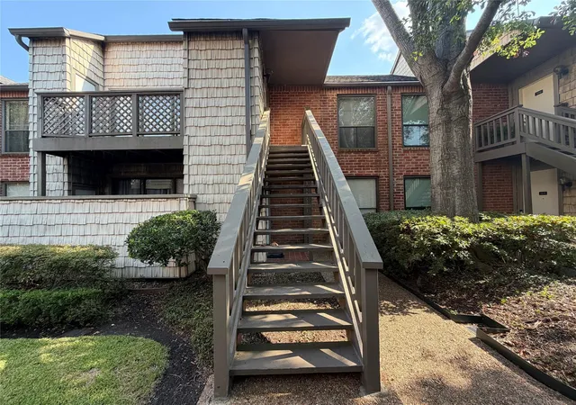 Photo 1 of Condo for sale at 2829 Timmons Ln #172, Houston, TX 77027 | MLS# 31379453 | Listing updated on 2026-08-31