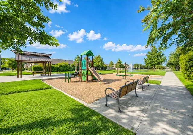 Photo 3 of Single family home for sale at 14606 Aspen Peak Dr, Houston, TX 77069 | MLS# 84637240 | Listing updated on 2026-08-24