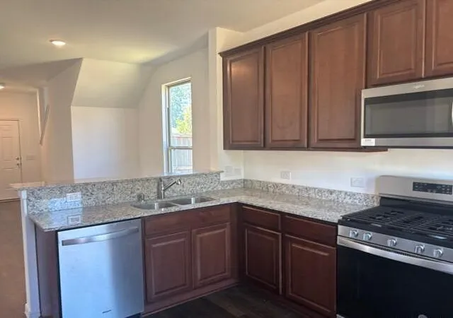 Photo 2 of Sale Pending at 109 Chestnut Gate Dr, Willis, TX 77378 | MLS# 31594988 | Listing updated on 2026-09-07