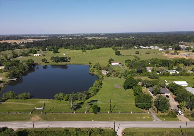 5th image of 21645 Mueschke Rd, Tomball, TX 77377 | MLS# 10722215