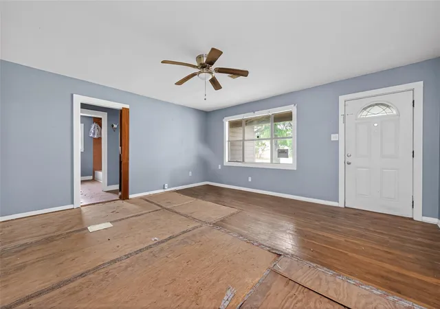 4th image of 217 N Holly Ave, Cleveland, TX 77327 | MLS# 89337911