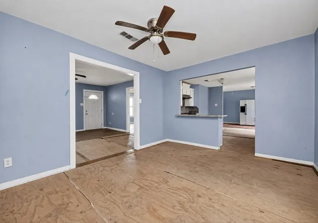 5th image of 217 N Holly Ave, Cleveland, TX 77327 | MLS# 89337911